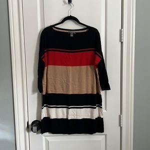 A Pea in the Pod lightweight maternity sweater/tunic